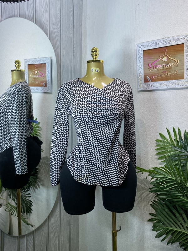 Women's Black & White Printed Long Sleeve Top