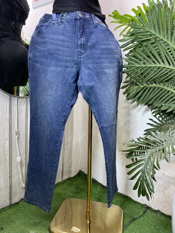 Women's Relaxed Fit Elastic Waist Mid-Wash Denim Jeans