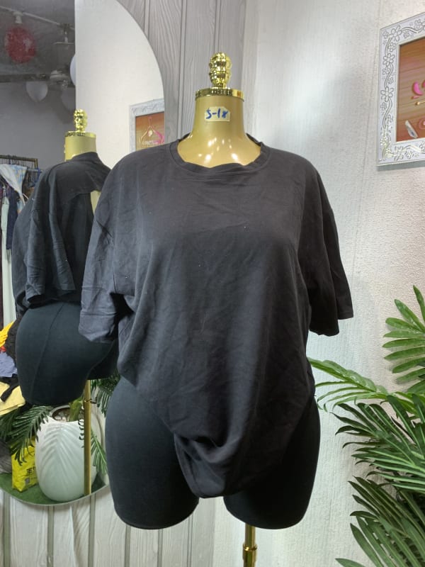 Black Oversized T-Shirt - Comfortable & Stylish