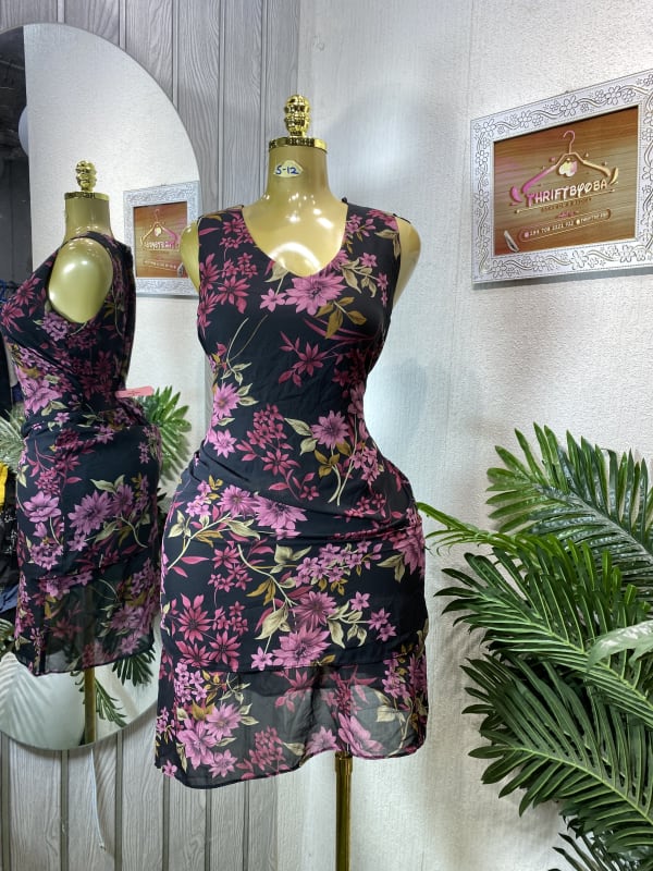 Chic Floral Print Sleeveless V-Neck Sheath Dress