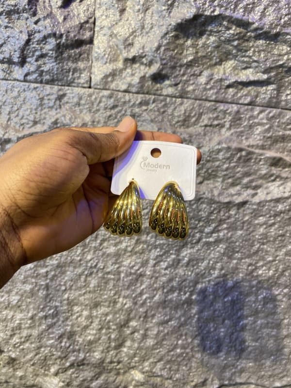 Gold Fan Shell Earrings - Elegant Statement Jewelry