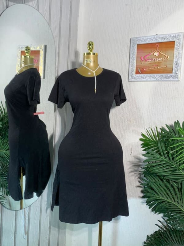 Elegant Black Midi Dress with Side Slits