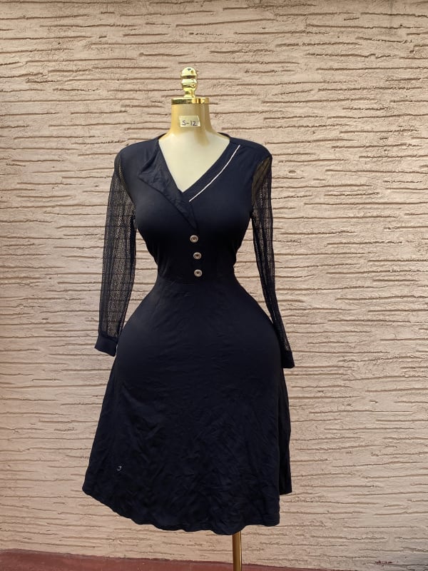 Chic Navy V-Neck Lace Sleeve Midi Dress