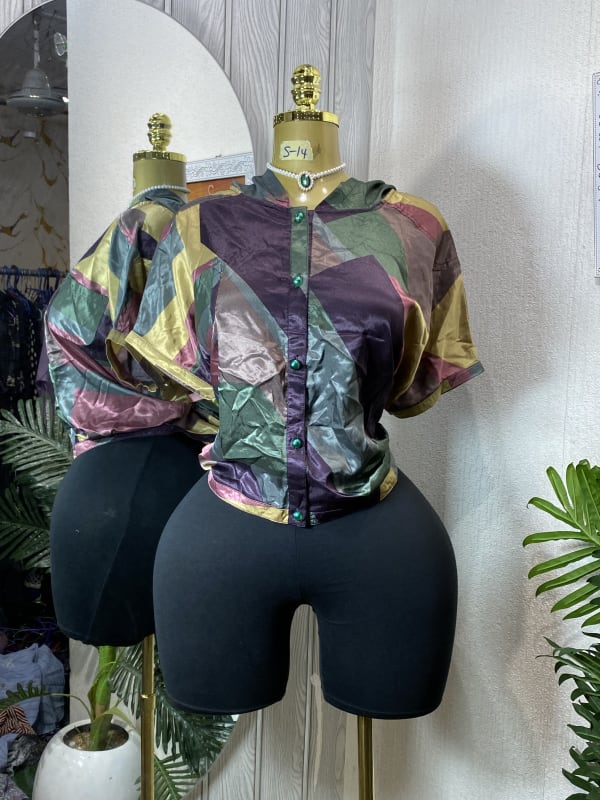 Geometric Print Satin Button-Down Short Sleeve Hoodie