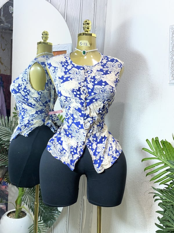 Women's Sleeveless Floral Button-Down Blouse