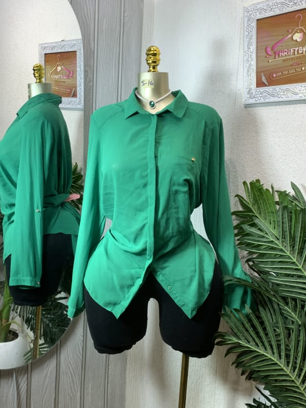 Vibrant Emerald Green Button-Down Long Sleeve Blouse