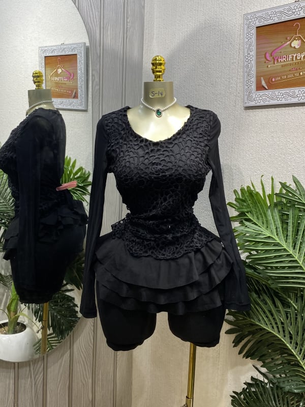 Elegant Black Lace Ruffled Long-Sleeve Peplum Top