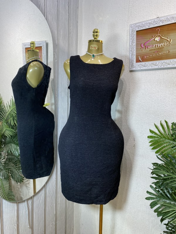 Classic Black Sleeveless Bodycon Mini Dress