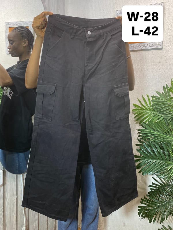 Women's Black High-Waist Cargo Pants - Wide Leg Utility