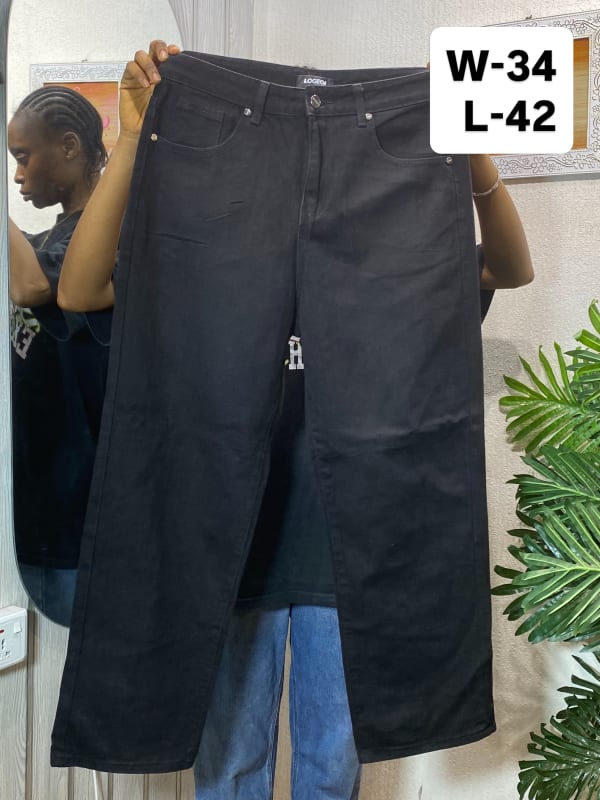 Classic Men's Black Denim Jeans - Relaxed Fit