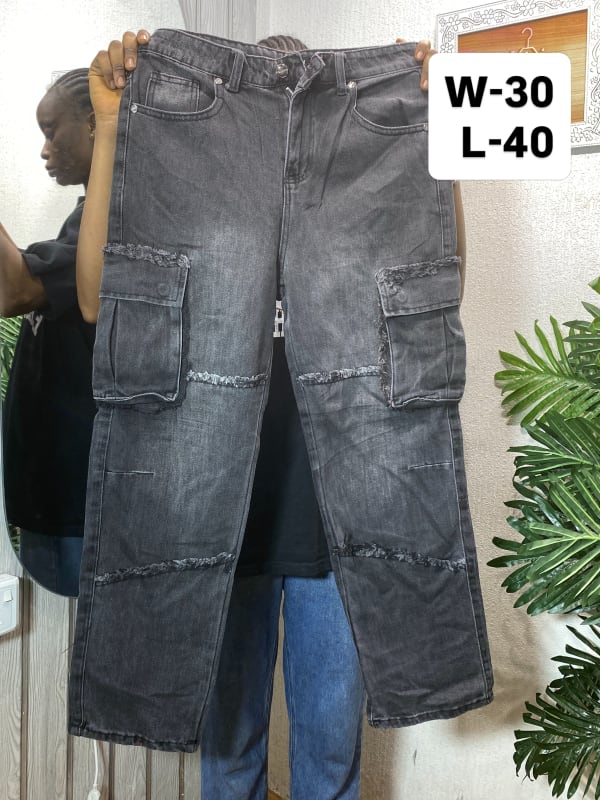 Unisex Distressed Charcoal Cargo Jeans W30 L40
