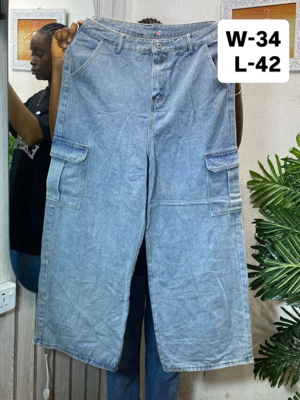 Women's Wide Leg Light Wash Cargo Denim Jeans
