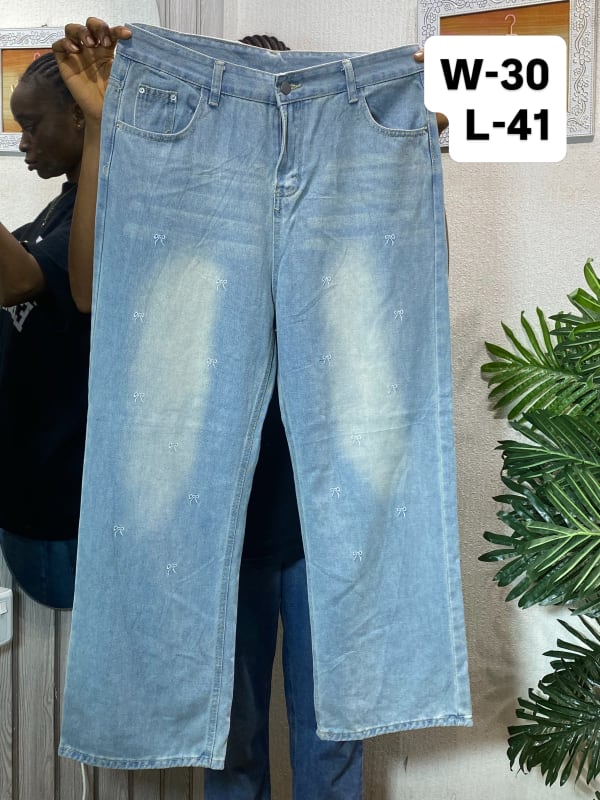 Women's Light Wash Bow Embroidered Wide Leg Jeans