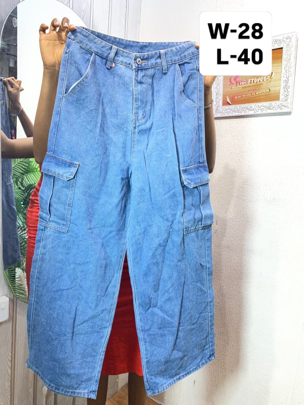 Light Wash Denim Cargo Jeans - Wide Leg Fit