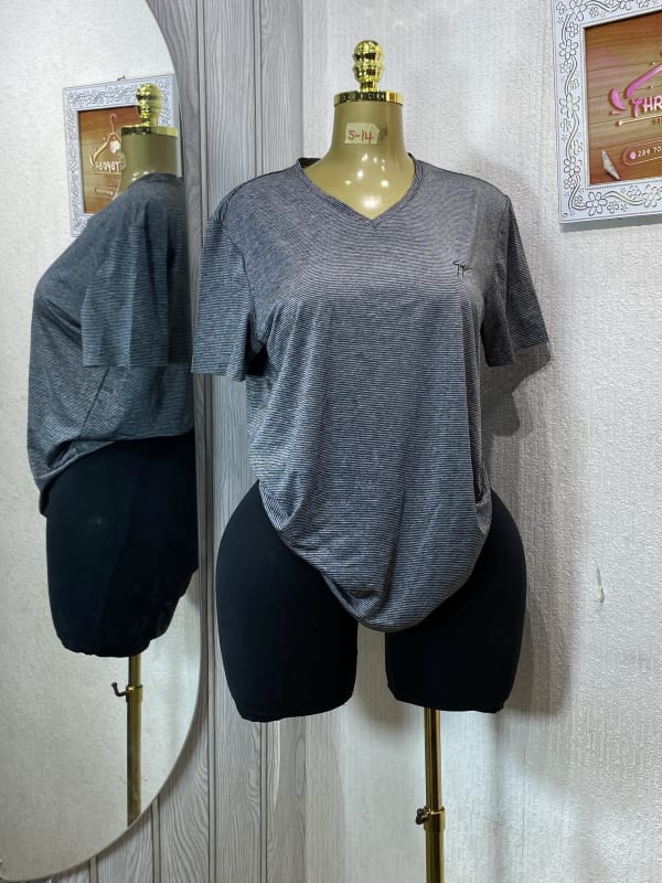 Unisex Grey Striped V-Neck T-Shirt Casual Short Sleeve Top