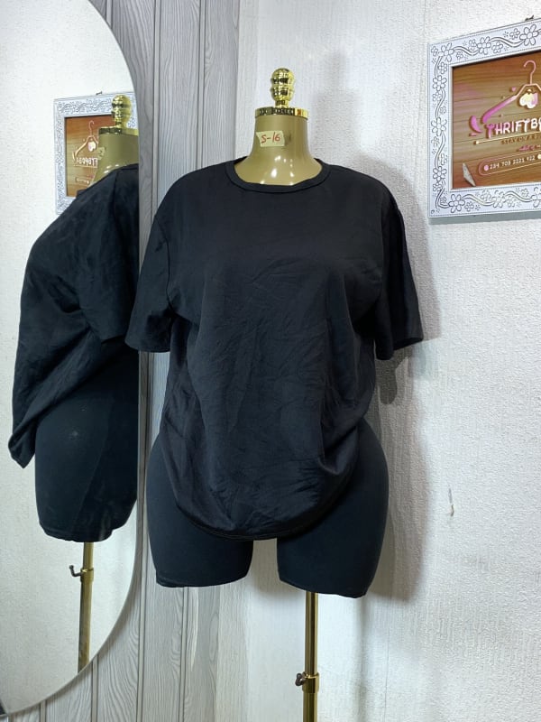 Classic Black Crewneck Essential T-Shirt
