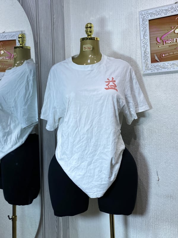 Minimalist White Graphic Tee with Red Kanji Detail