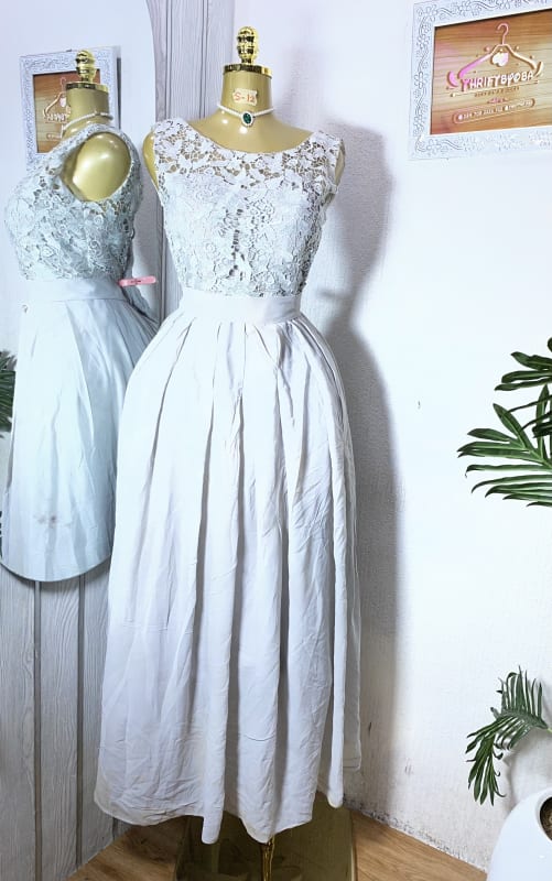 Elegant Cream Lace Bodice Pleated Maxi Dress