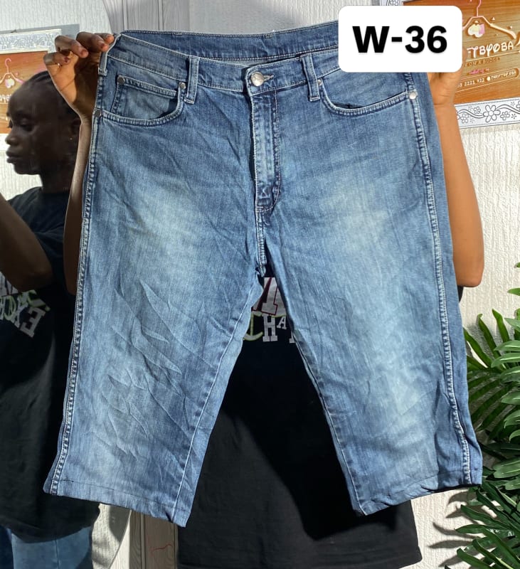 Classic Men's Blue Denim Bermuda Shorts, Size W-36