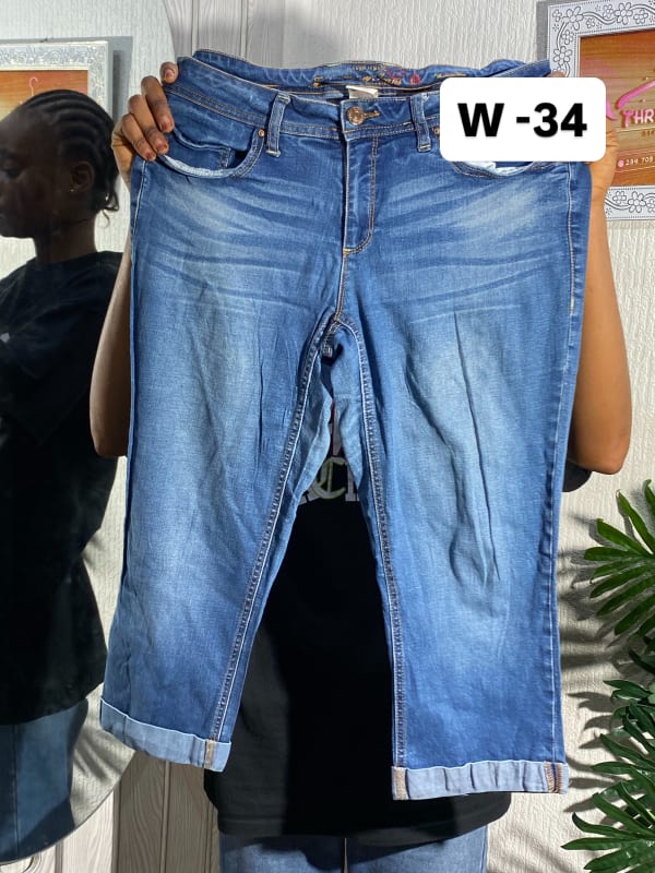 Women's Mid-Rise Blue Denim Capri Jeans - Size 34