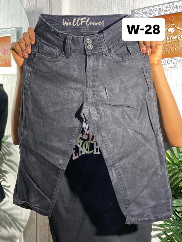 WallFlower Women's Dark Grey Denim Jeans Size 28
