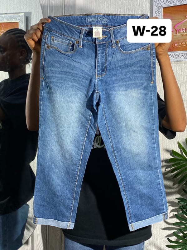 Faded Glory Women's Blue Denim Cuffed Capri Jeans Size 28