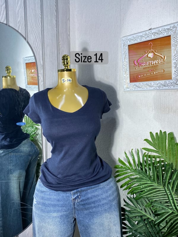 Women's Classic Navy Blue Scoop Neck T-Shirt Size 14