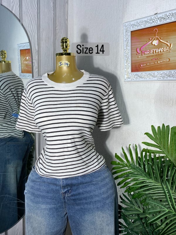 Women's White and Black Striped Knit T-Shirt Size 14