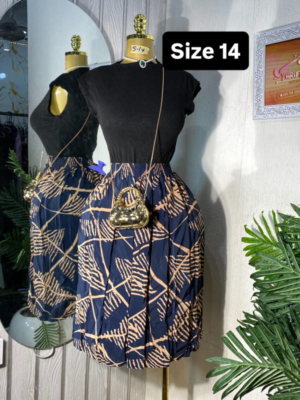 Black Tee and Navy Leaf Print Skirt Set - Size 14