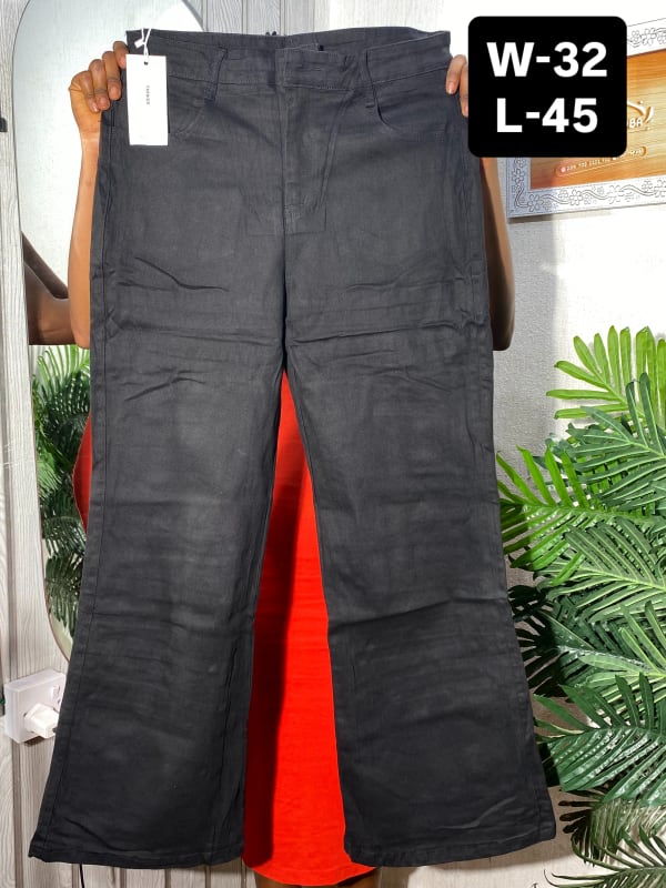 Classic Black Wide-Leg Denim Jeans - Size 32x45