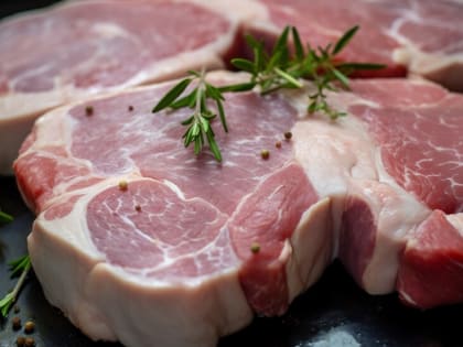 Опасные привычки на кухне: стоит ли мыть мясо перед приготовлением?