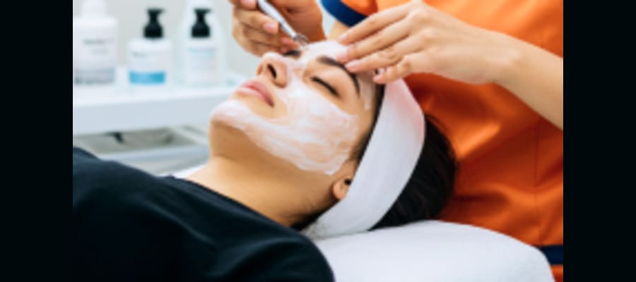 Derma Whitening Facial