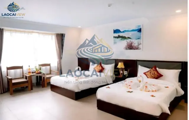 Khách sạn 3 mặt tiền, 5 tầng, 26 phòng, 536m² tại trung tâm Sa Pa – Giá 126 tỷ, sổ đỏ chính chủ