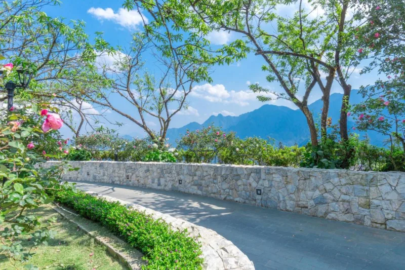 Silk Path Grand Sapa Resort & Spa - Ảnh 9