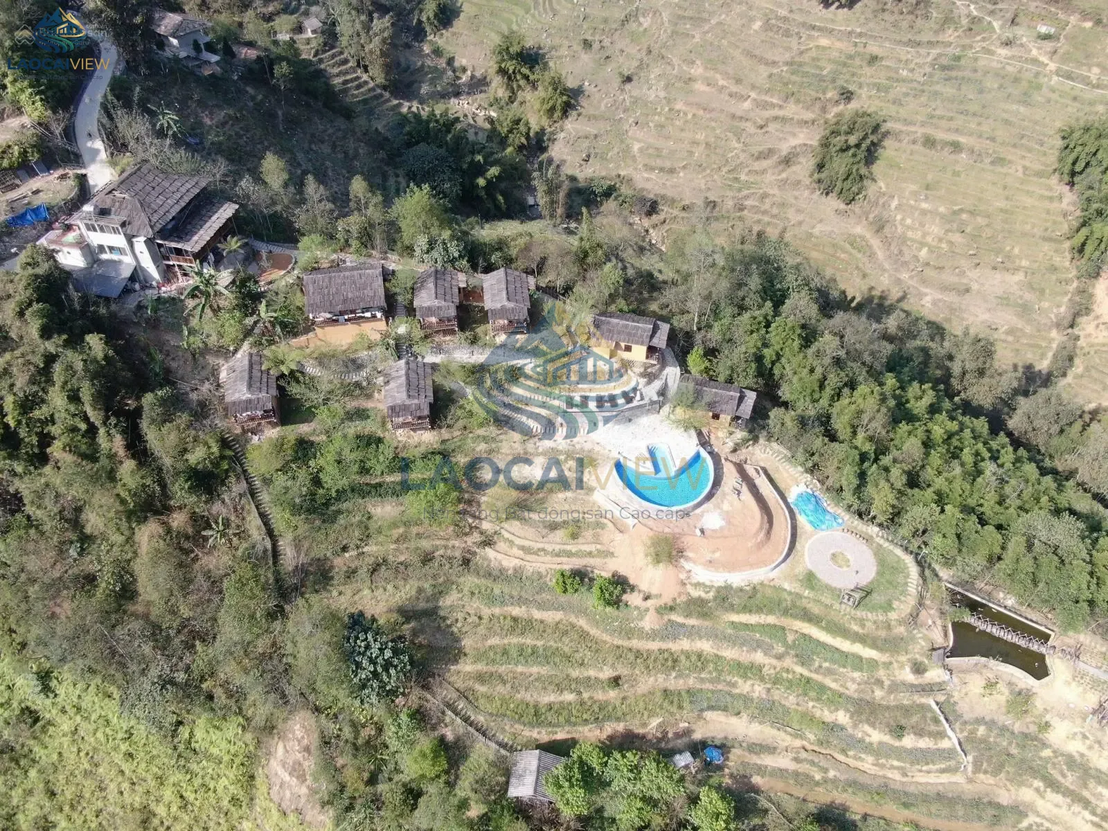Bán Khu Nghỉ Dưỡng 3 Sao Cầu Mây, Sa Pa - 1,3ha, 36,8 tỷ, 180m² Nhà, 7 Bungalow, Mặt Tiền 60m, Thu Nhập 400-500tr/tháng