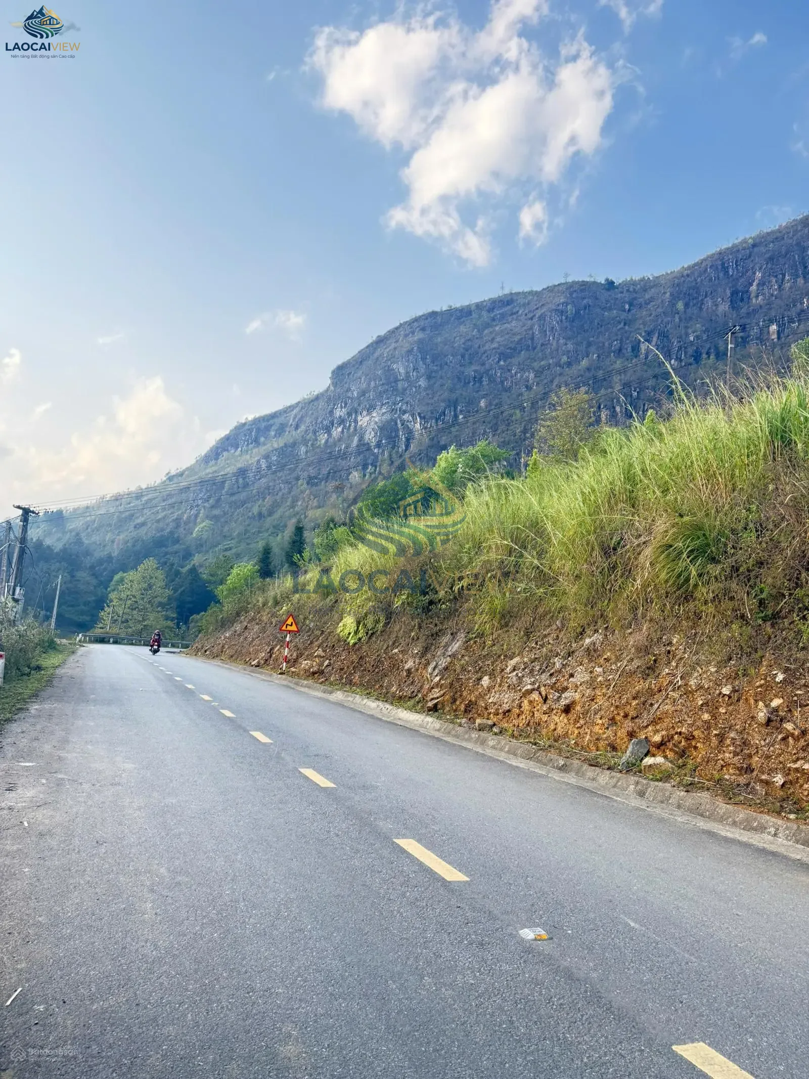 Bán lô đất trung tâm Y Tý, Lào Cai – 820m², mặt tiền 25m, giá 2,7 tỷ – Cơ hội đầu tư khách sạn, nhà hàng, vị trí vàng, 500m tới chợ, đường vào 13m, sổ đỏ
