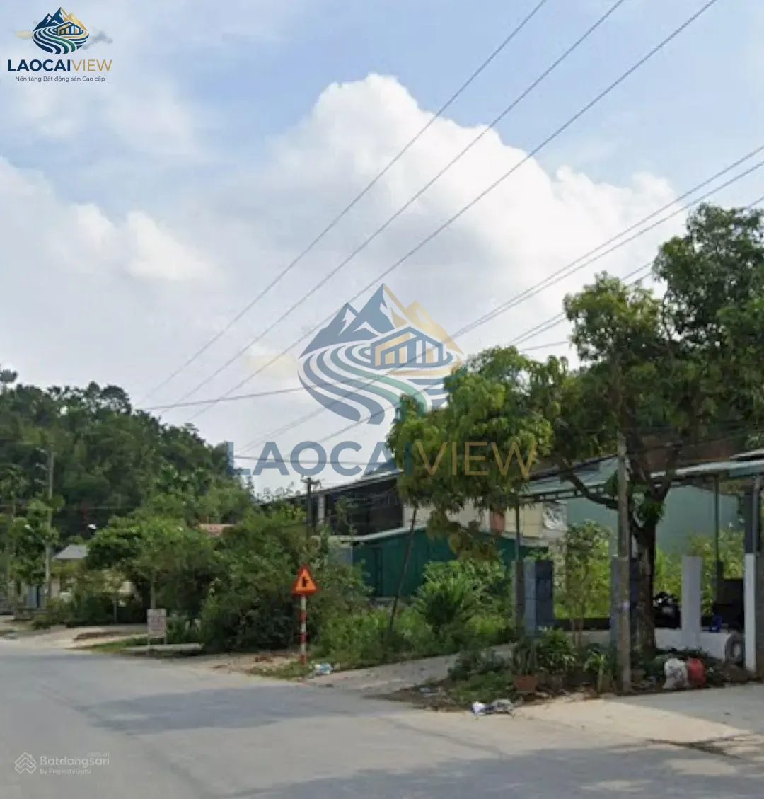 Bán đất sổ đỏ chính chủ, mặt tiền 5m x 25m, diện tích 250m², giá 550 triệu, ngay gần Bệnh viện Yên Bình - Đồng Tâm, Lào Cai