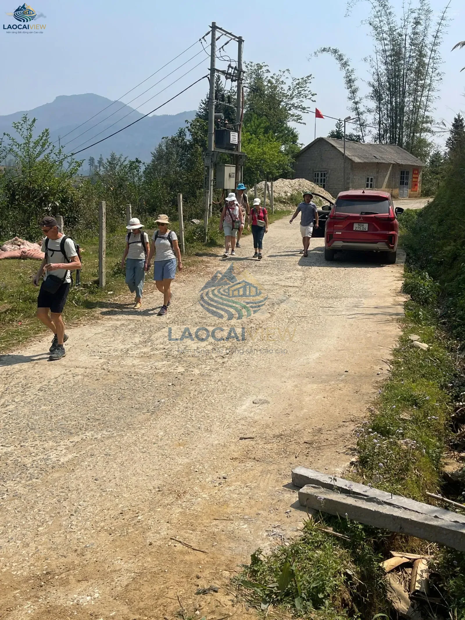 BÁN ĐẤT SA PA, ĐÃ CÓ NHÀ CẤP 4, RẺ BẤT NGỜ