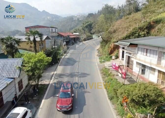 Hình ảnh bất động sản liên quan: Chuyển Nhượng 933m² Đất Mặt Đường QL4D Sa Pa – Mặt Tiền 27m, Sẵn Nhà 2 Tầng 300m², Đất ODT, View Núi Đông Nam (Giá Giảm Còn 8 Tỷ)