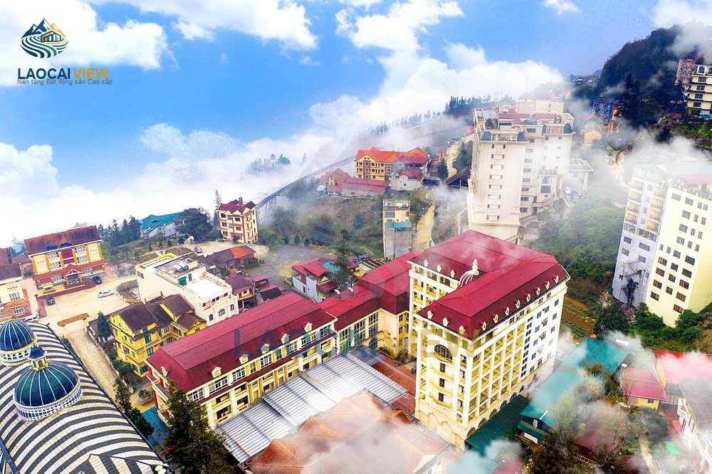 Hình ảnh bất động sản liên quan: Bán Nhà Nghỉ Mặt Đường Điện Biên Phủ Sa Pa Cách Hồ 200m – 120m² (100m² Thổ Cư), 3 Tầng 1 Tum Sẵn 11 Phòng Đang Kinh Doanh (Giá 13,9 Tỷ)