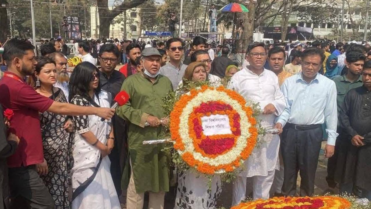 শিক্ষক সমিতির ব্যানার ব্যবহারে ক্ষোভ জানাল ঢাবি সাদা দল