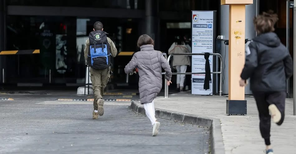ইরান–ইসরায়েল উত্তেজনা চরমে: ক্ষেপণাস্ত্র শনাক্তের দাবি, সাইরেন বাজল বিভিন্ন শহরে