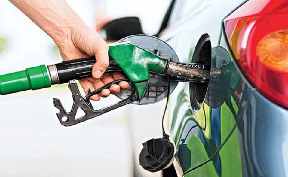 ইরান–যুক্তরাষ্ট্র–ইসরাইল উত্তেজনার প্রভাবে জ্বালানি আতঙ্ক: ফিলিং স্টেশনে তেল নেওয়ার পরিমাণ নির্ধারণ করল বিপিসি