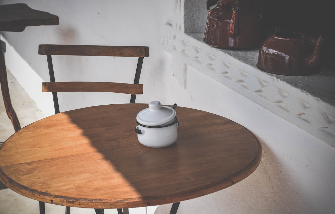 Minimalist  Table