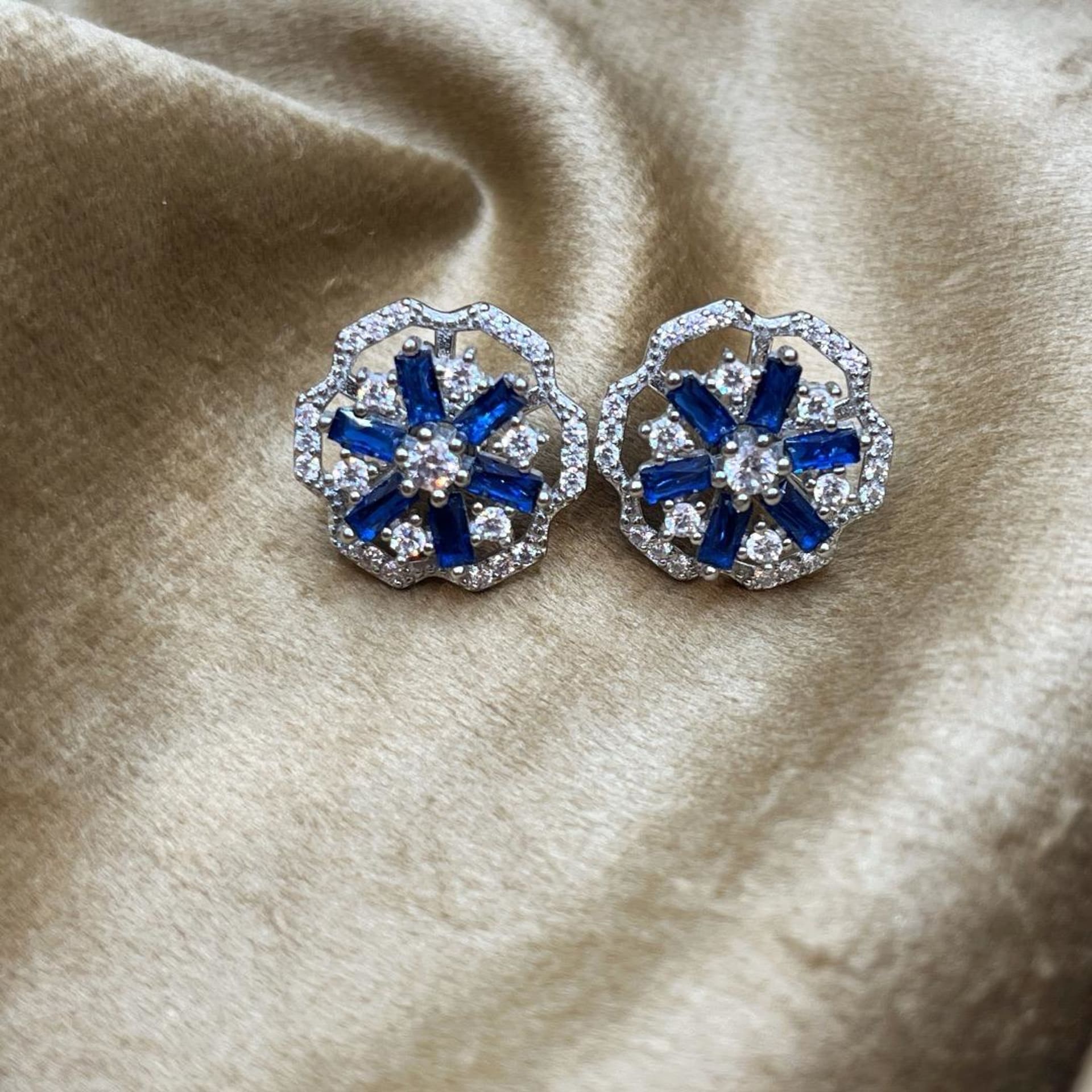 Sapphire Bloom – 925 Silver Studs image 4