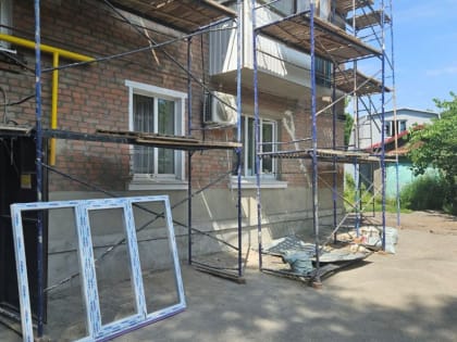 В Таганроге началась замена окон в пострадавшем от взрыва доме