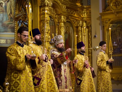 В канун Недели 1-й Великого поста епископ Артемий совершил всенощное бдение в Ростовском кафедральном соборе