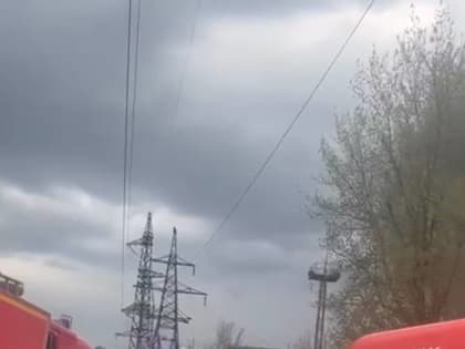 В Батайске на Производственной вчера горел склад шин и только к утру удалось потушить пожар