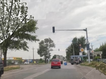Светофор на Николаевском шоссе таганрожцы обсуждают в соцсетях