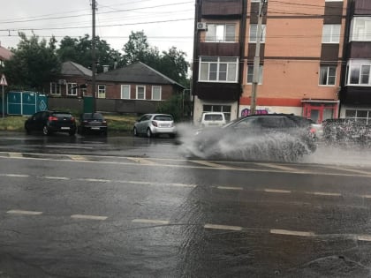 В Ростове устраняют последствия ночного ливня 12 августа
